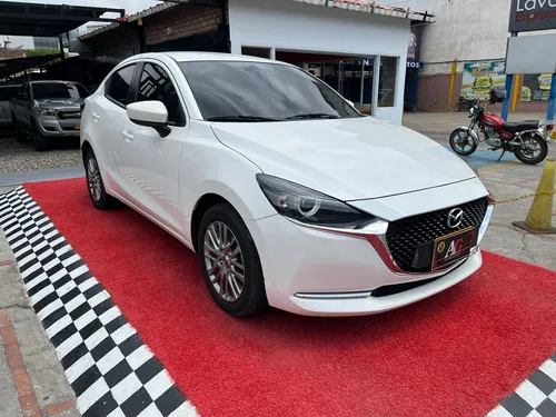 Mazda 2 GRAND TOURING LX 1.5 AT