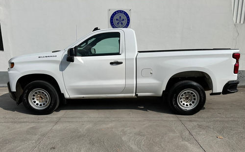 Chevrolet Silverado 4.3 V6 1500 WT Cabina Regular 4x2 At