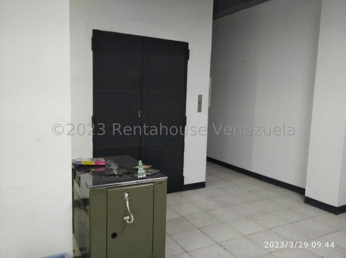 Y.t. Local Comercial En Alquiler, La Candelaria Mls #23-30544