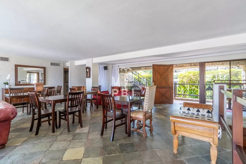 Venta De Hotel 13 Dormitorios, Rinconada Alta, Punta Ballena - Ref : Pbi13856