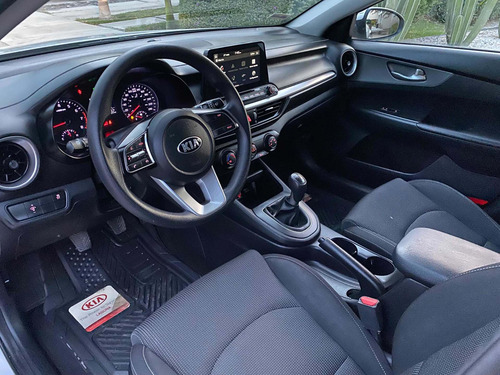 Imagen 12 de 15 de Kia Forte 2.0 Lx Mt 2020