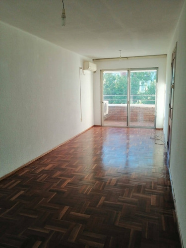 Imagen 2 de 9 de Lindo Apto Piso Alto Rivera Y Luis Alberto De Herrera Comoda Terraza 1 Dormitorio Con Pacard Actualizado Comoda Cocina Definida Con Buenos Placares. Lavadero Gc3700 Anda O Cgn