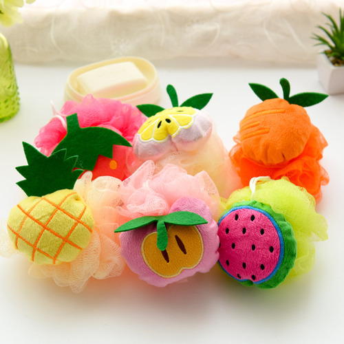 Las Loofahs De Malla Con Forma De Fruta Cepillan, Exfolian Y