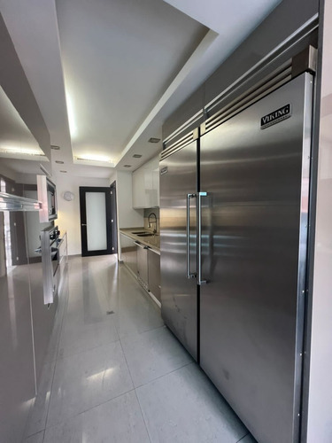 Imagen 9 de 26 de Fernando Perez Vende Lujoso Apartamento En Las Chimeneas Res The Lofts, Valencia La Trigaleña