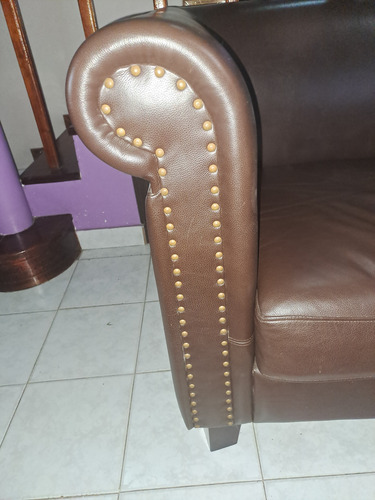 Sillon De Cuero Excelente Estado Liquido! 2 Mtros X 1 Mtro. Marrón Liso (Usado)