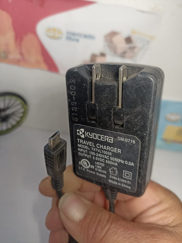 Cargador Original Kyocera (v8) Negro (Usado)