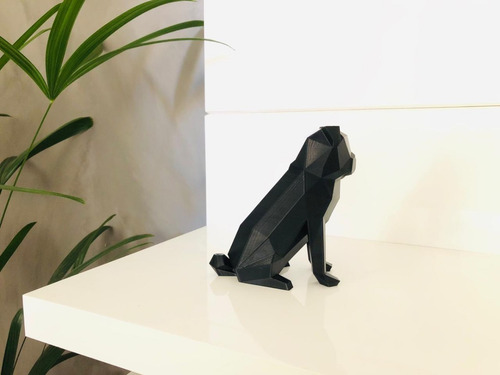 Imagem 2 de 4 de Cachorro Pug Decorativo Geométrico 15cm