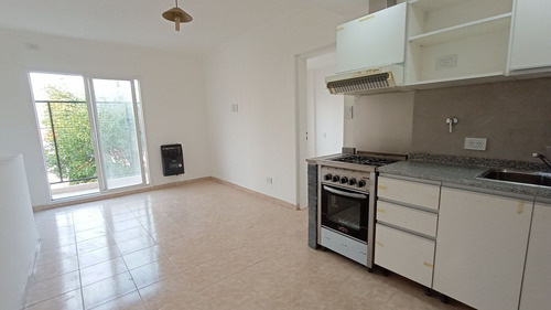 Venta Departamento 2 Ambientes Con Balcón Morón