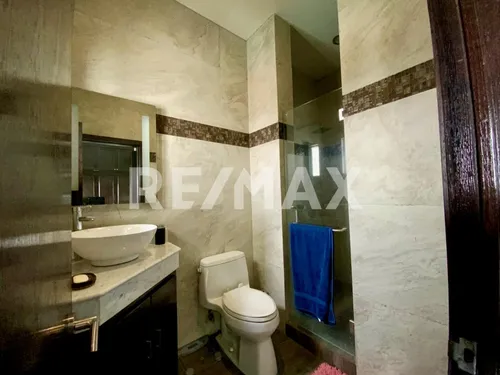 Casa De Lujo En Condado De Sayavedra Con Vistas, Jardín Y Amplios Espacios