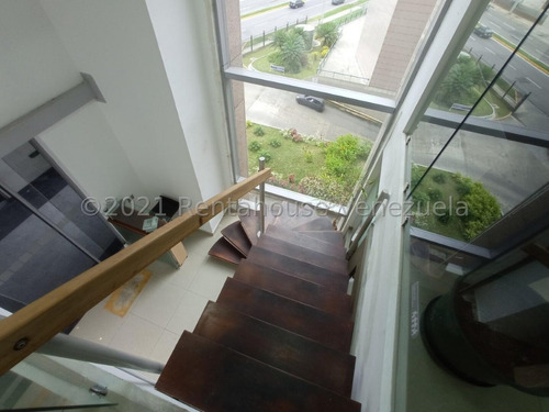 Exclusiva Oficina En Venta Ubicada En Mañongo Naguanagua Wtc Con Vista Panoramica Gmp Incluye Todo El Mobiliario Totalmente Equipada