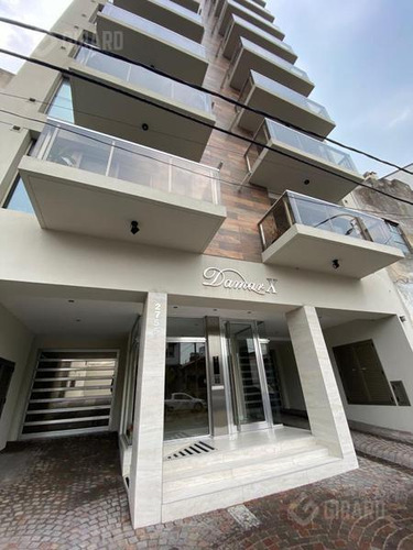 Departamento En Venta De 3 Amb A Estrenar Con Cochera, Zona Plaza Mitre.