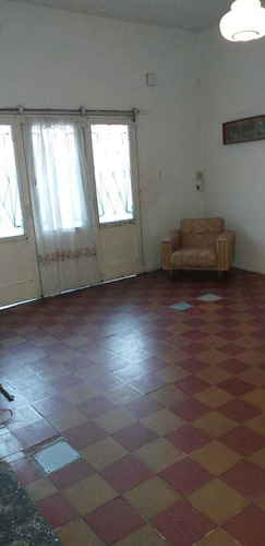 Imagen 2 de 14 de Venta Casa Multifamiliar En Dos Plantas, Chilavert
