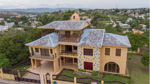 Espectacular Casa En Venta De 3 Niveles En La Barranquita