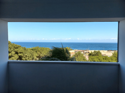 Apartamento En Macuto | 46m2. Ref.25m Negociable | Ave. La Playa | Vende Propietrario