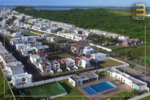 Imagen 8 de 13 de Casa En Lomas De La Rioja De Dos Pisos En Buen Precio