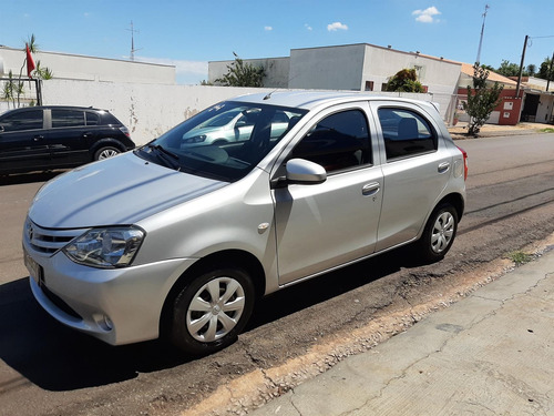 Etios Hatch 1.3 X Flex 2014 Unico Dono