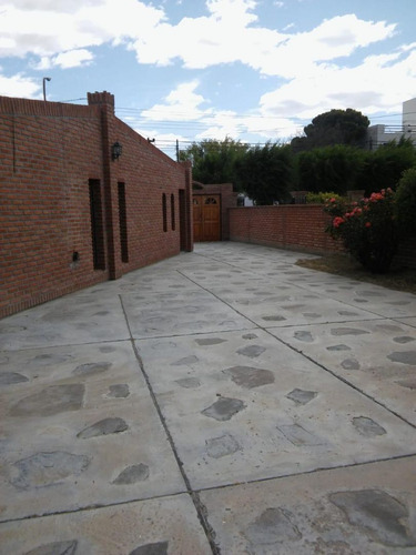 Venta Casa 4 Amb, 670m2, BÂș 26 De Junio, Caleta Olivia