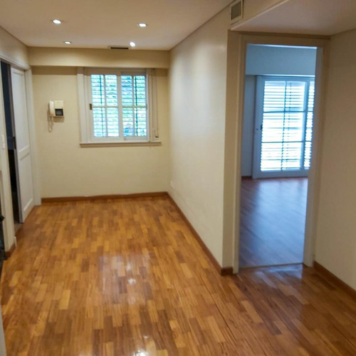 Venta Casa De Estilo 7 Amb En Zona Residencial De Martinez