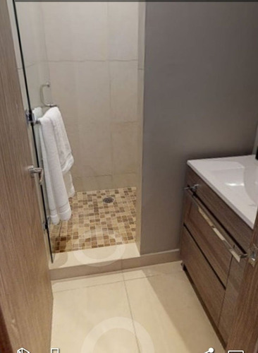 Departamentos(1r) En Venta En Torre Oceana En Vía Montejo