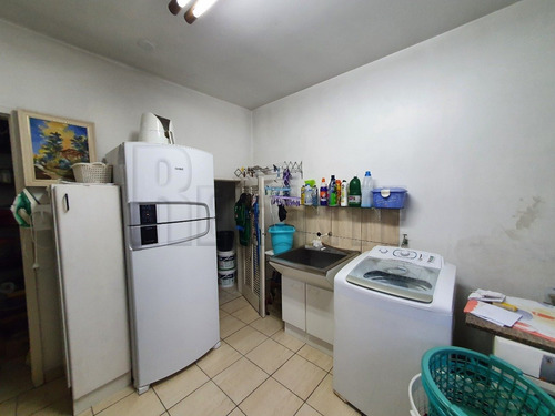 Imagem 10 de 15 de Casa A Venda Com 4 Quartos No Bairro Capoeiras Em Florianopolis - V-82634