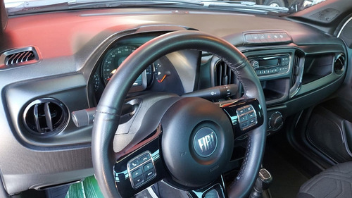 Imagem 6 de 8 de Fiat Strada