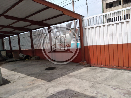 Local En Venta Ubicado En Esquina Av. Ppal La Cooperativa Ideal Para Multiservicio Y/o Cauchera. 002jsc