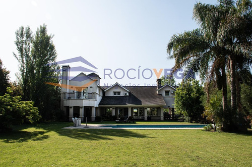 Imagen 1 de 17 de Casa En Venta En Barrio Cerrado Santa Ana-