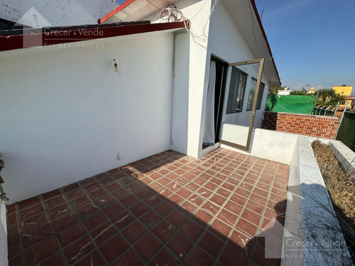 Casa Sola De Dos Niveles En Venta, En Privada Con Vigilancia En Lomas Tetela, Cuernavaca Morelos
