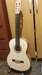 Guitarra Clásica Yamaha C40 (original) Calidad Premiada