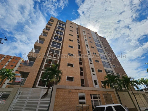 Lujoso Apartamento En Urbanización La Soledad En Maracay Puo 24-13625