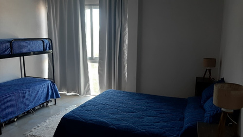 Imagen 7 de 13 de Triplex 3 Ambientes 2 Baños Cochera Y Terraza Con Parrilla. Apto Solo Familias
