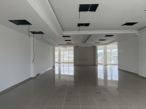 Locales Comerciales Venta Alquilados Ens. Kennedy Santo Domingo 204-205