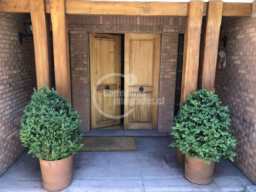 Colegio Mayflower/casa En Venta De 4 Dorm. En Lo Barnechea