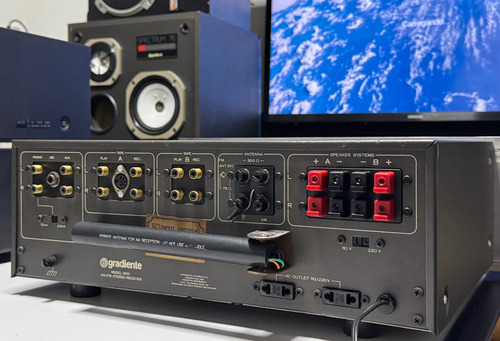 Amplificador Receiver Gradiente Model 1300 - Anos 80 Prateado 84 W (Usado)