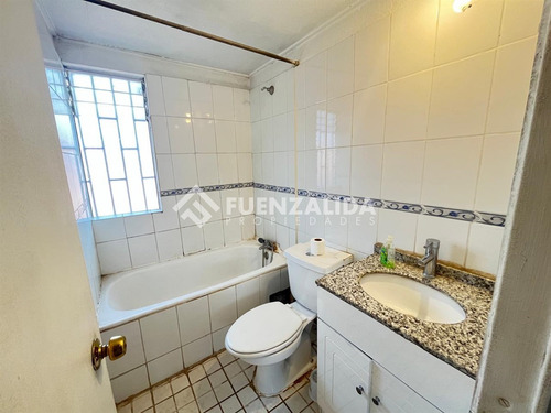 Casa Regularizada En Venta De 3 Dorm. En Quilicura