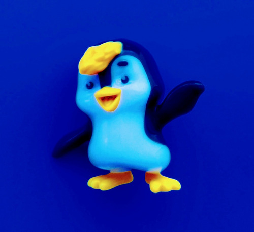 Figura Del Pingüino De Masha 