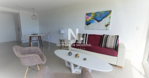 Vende Apartamento Con 2 Dormitorios En Mansa.
