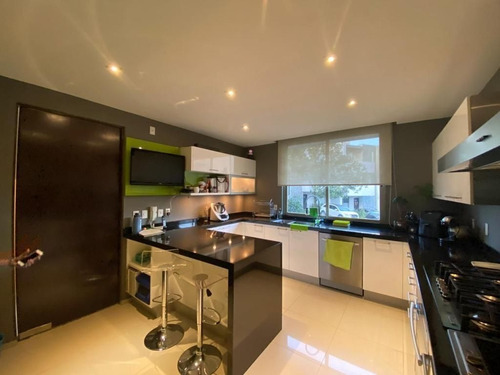 Bonita Casa 300m2 Venta En Condominio Lomas Quebradas