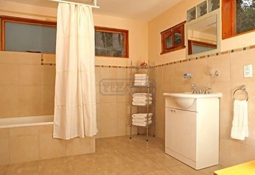 Turístico Cabaña En Venta Ubicado En Villa Arelauquen, Bariloche