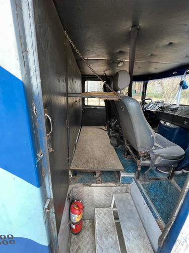 Imagen 23 de 25 de Mercedes-benz 1518 Con Caja Totalmente Equipada Y Balancín