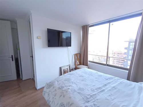 Departamento En Arriendo De 2 Dorm. En Las Condes