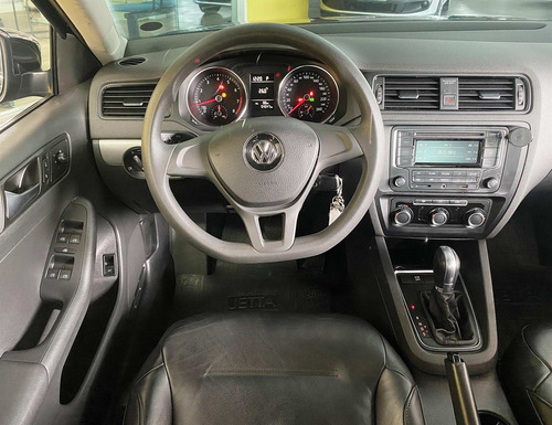 Imagem 8 de 25 de Volkswagen - Jetta 2.0 Trendline Tiptronic Flex Aut. - 2016