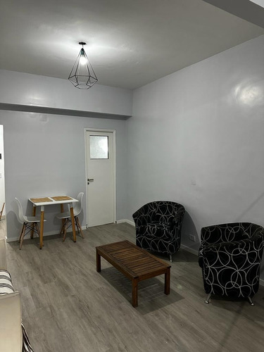 Imagen 3 de 9 de Piso Vinilico Click 3,5mm Spc 152 X 915 Mm Spc Simil Madera