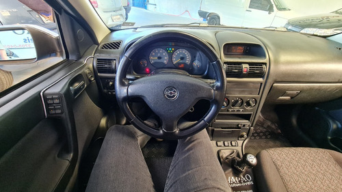 Imagem 11 de 15 de Chevrolet Astra Sedan Advantage 2.0 8v Flex 2007 Completo