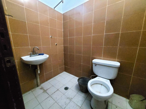 Local Comercial En Cua, Estado Miranda.