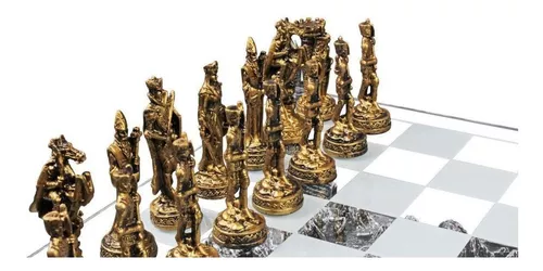 Tabuleiro de xadrez 32 peças luxo cavaleiros medievais - 3d. - BOM