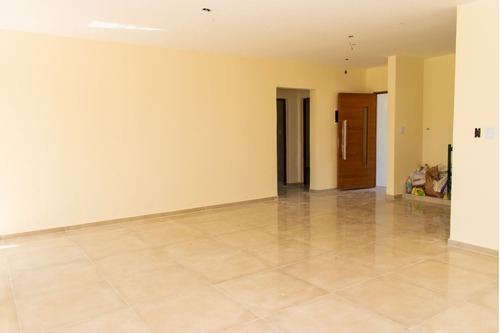 Casa En Venta En Las Quintas 2