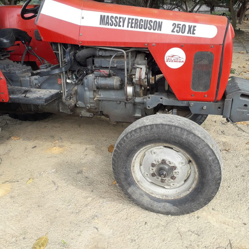 Trator Maseyfergurson Ano 2011 Com Menos De 100 Horas Comple