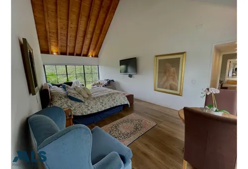 Hermosa Casa En El Retiro De Un Solo nivel(mls#253251)