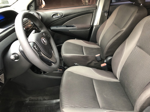 Toyota Etios 1.5 XS SEDAN 16V FLEX 4P AUTOMÁTICO
